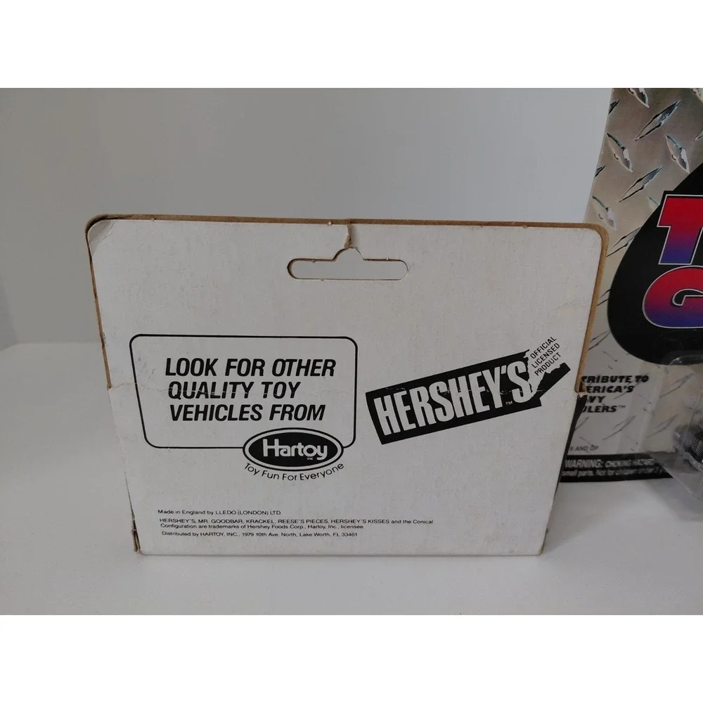 Set‎ of 2 Hershey's Die Cast Metal Collector Trucks VTG
